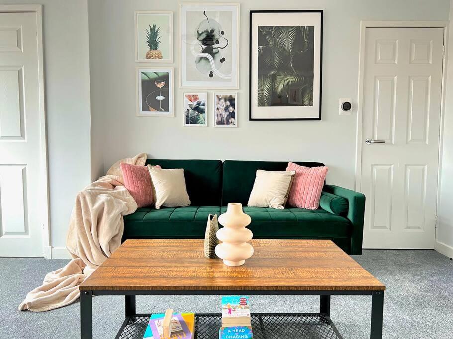 Quirky, Family Home In Glasgow Cardonald 외부 사진
