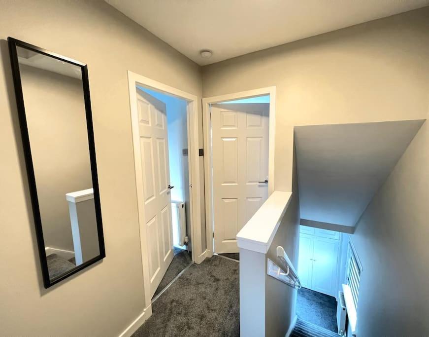 Quirky, Family Home In Glasgow Cardonald 외부 사진
