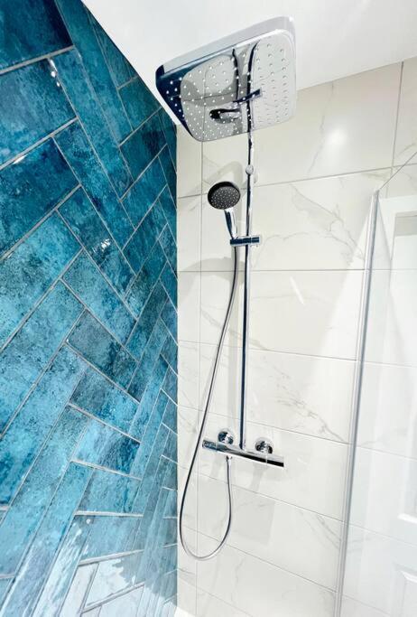 Quirky, Family Home In Glasgow Cardonald 외부 사진