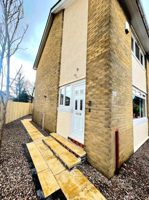 Quirky, Family Home In Glasgow Cardonald 외부 사진
