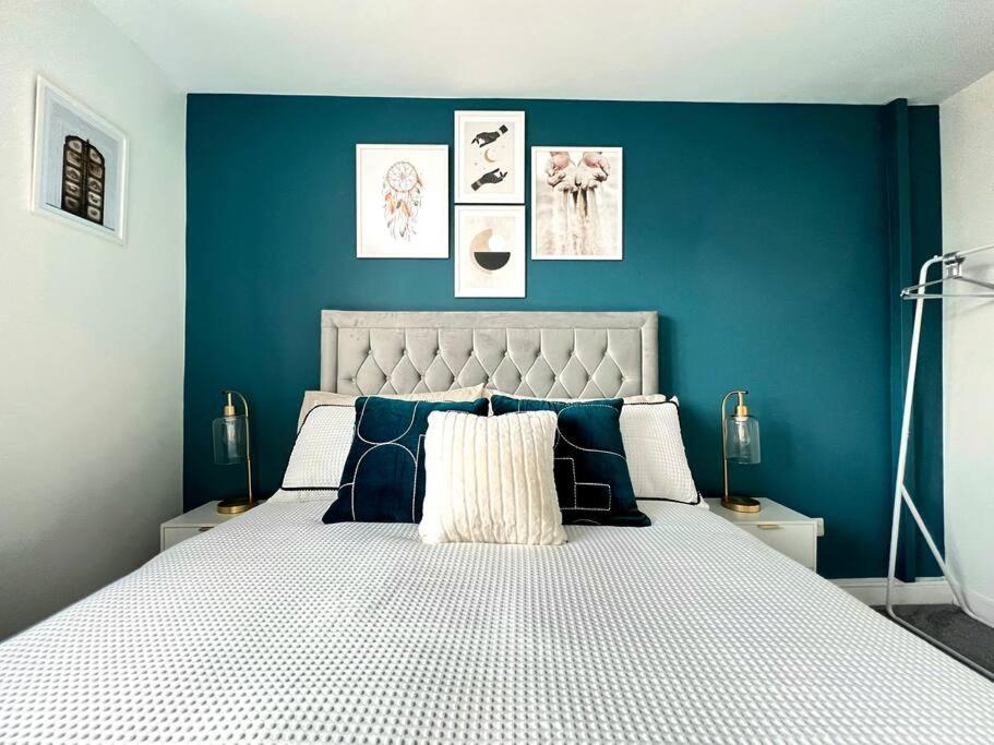 Quirky, Family Home In Glasgow Cardonald 외부 사진