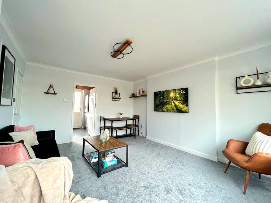 Quirky, Family Home In Glasgow Cardonald 외부 사진