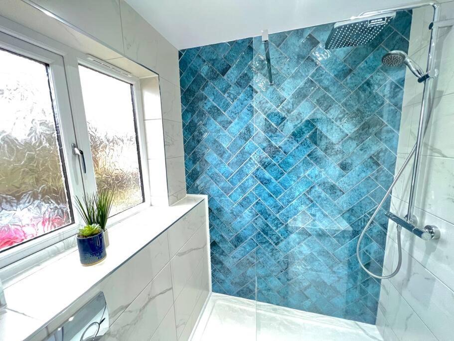 Quirky, Family Home In Glasgow Cardonald 외부 사진